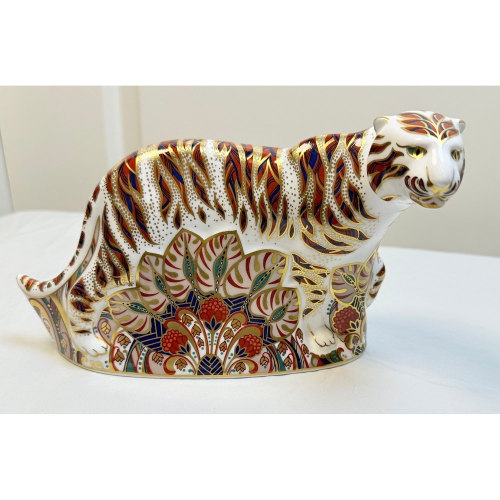 Royal Crown Derby Bengal Tiger Figurine Paperweight Gold Imari Porcelain 1994 - Picture 3 of 8